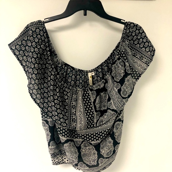 ELAN GREY OFF THE SHOULDER TOP